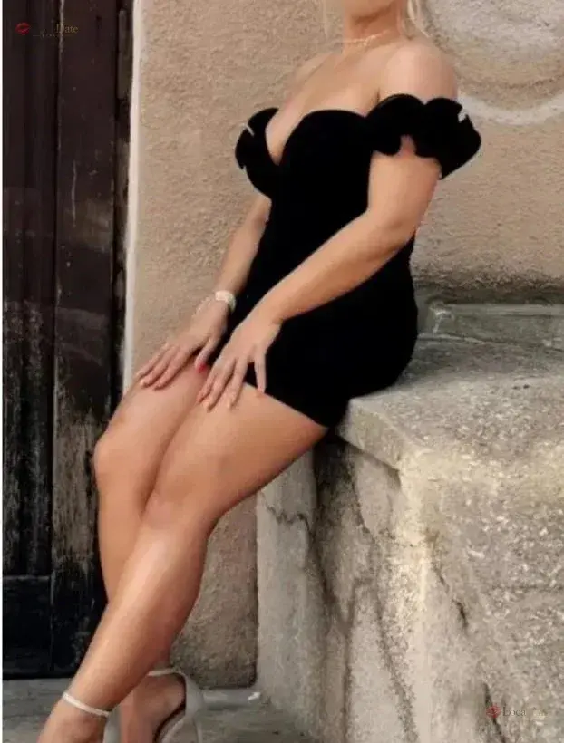 **ELVIRA**Y**LIZ**VEN Y DATE UN CAPRICHO CON NOSOTRAS