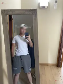 Chico joven para compañía y encuentros privados