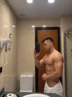 Acompañante masculino | Seducción, elegancia y discreción – foto 1