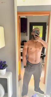 Moreno elegante y atletico – foto 3